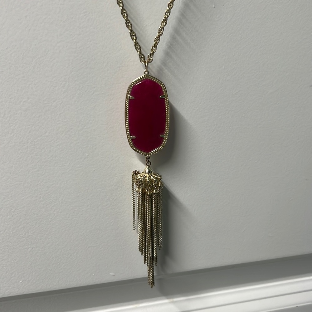 Kendra Scott necklace